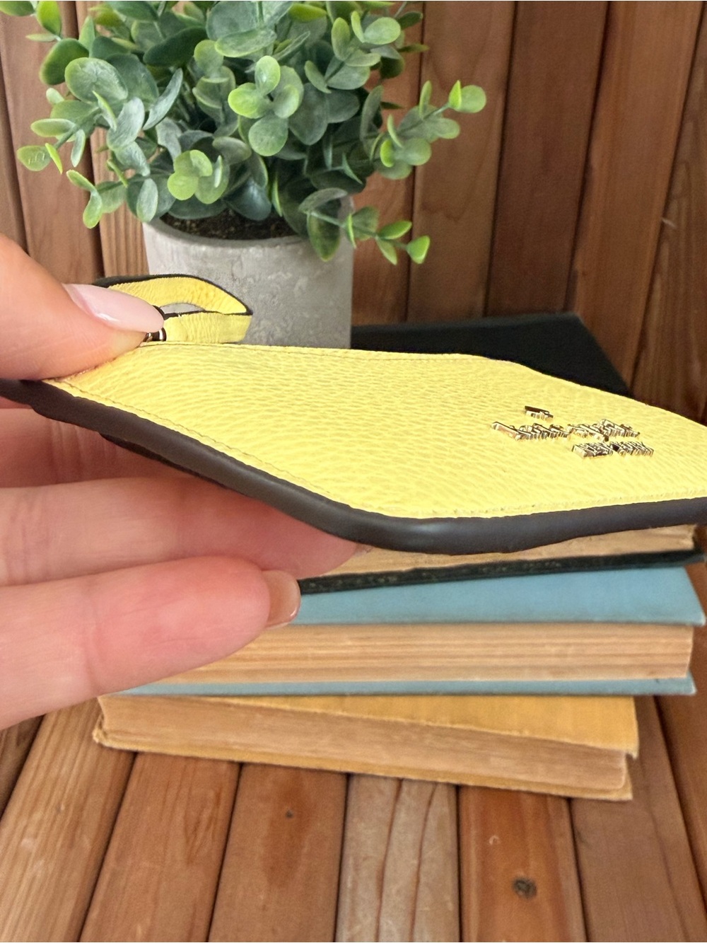 kate spade Pebbled Leather Wristlet Card Case in Yellow with Gold Hardware - Picture 5 of 9